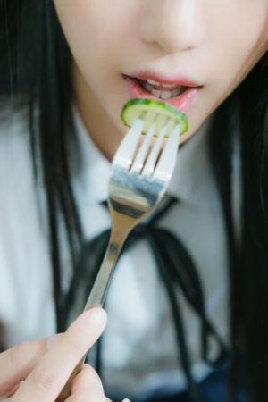 中文无码少妇高清-欧美电影老版国语字幕