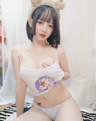 朱竹清用爆胸喂唐三-手机影院免费高清观看