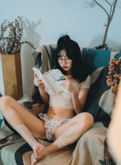 美女趴跪式从后面进去动态图-完整版电影无删减版