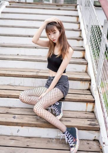 新郎婚礼上放新娘与姐夫偷情视频-啦啦高清电影在线看
